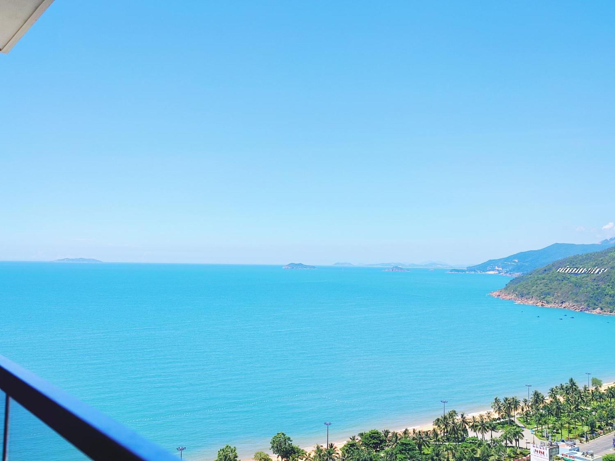 Flc Sea Tower Quy Nhon Ban Cong, Bon Tam, Ho Boi Co Phi, Sat Bien Куи Нхон Екстериор снимка