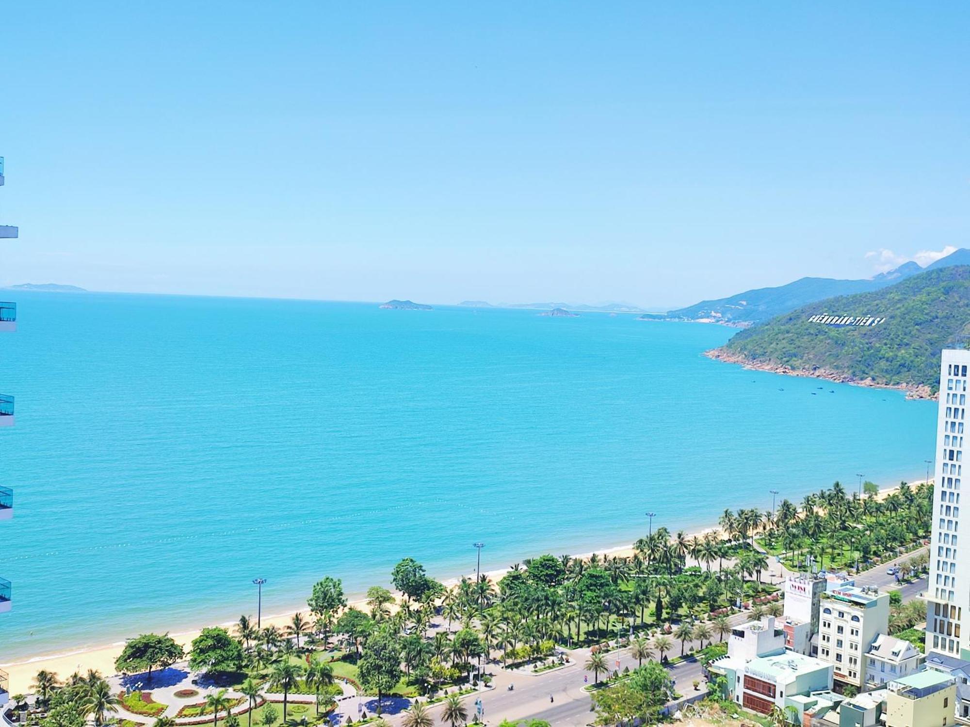 Flc Sea Tower Quy Nhon Ban Cong, Bon Tam, Ho Boi Co Phi, Sat Bien Куи Нхон Екстериор снимка