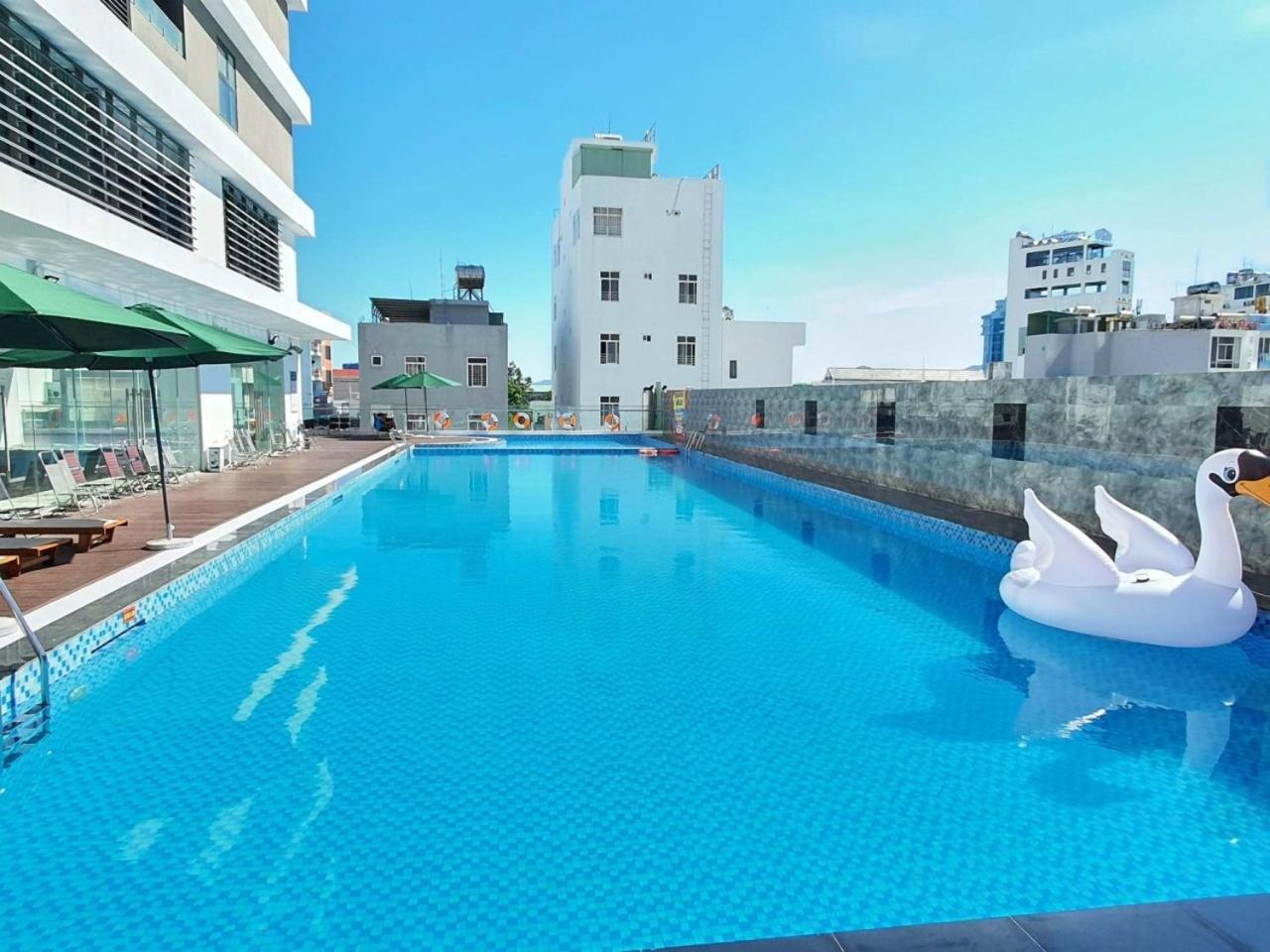 Flc Sea Tower Quy Nhon Ban Cong, Bon Tam, Ho Boi Co Phi, Sat Bien Куи Нхон Екстериор снимка